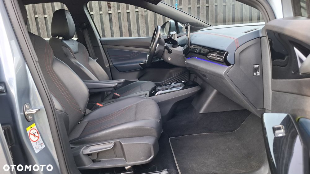 Volkswagen ID.4 - 12