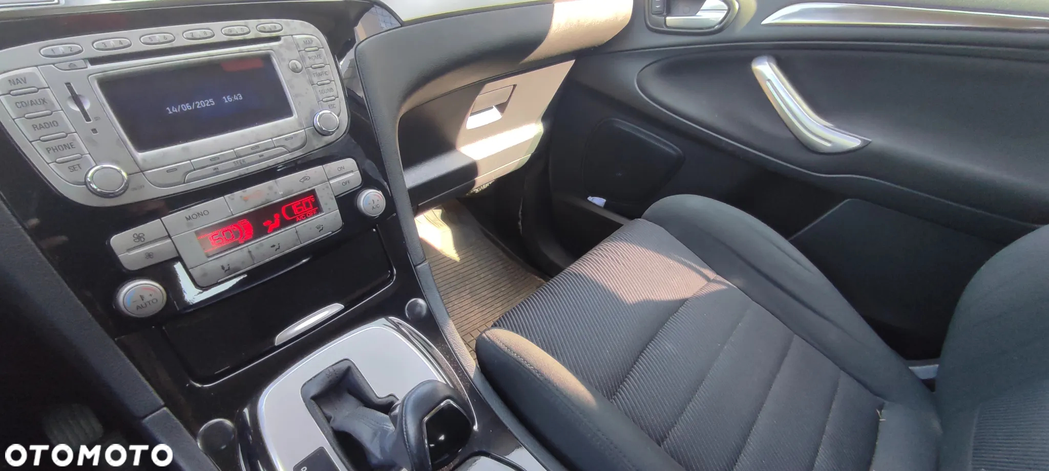 Ford S-Max - 8
