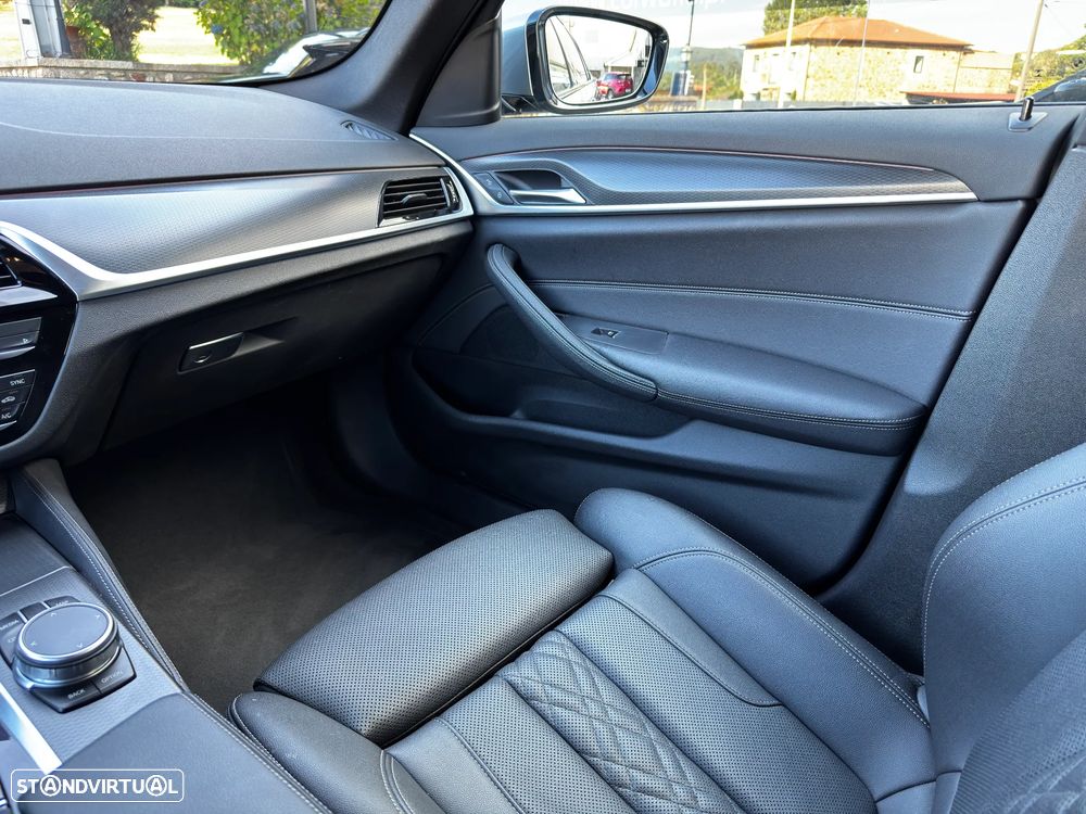 BMW 530 e Pack M - 26