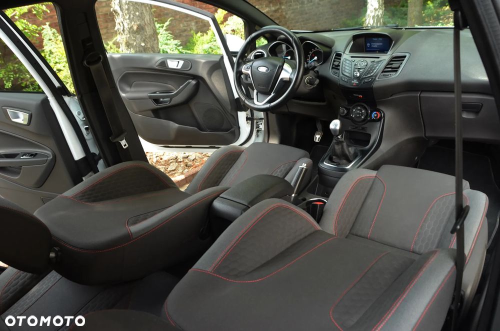 Ford Fiesta 1.5 TDCi ST&St Titanium - 34