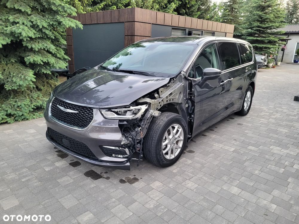 Chrysler Pacifica - 10