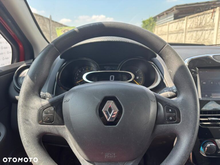 Renault Clio 1.2 16V 75 Expression - 9