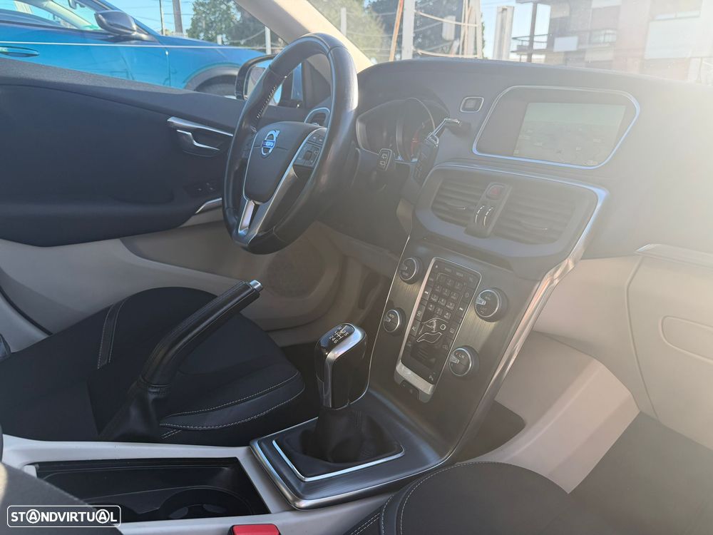 Volvo V40 1.6 D2 Momentum Eco - 15