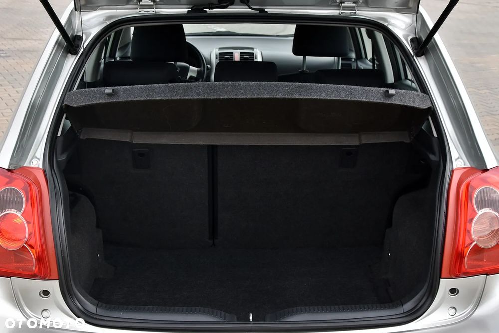 Toyota Auris 1.6 Luna - 29