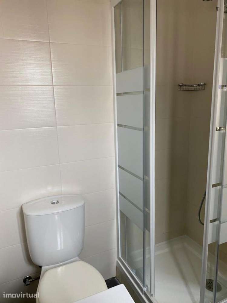 Quarto - localizado em Roma-Areeiro Lisbon - Grande imagem: 5/15