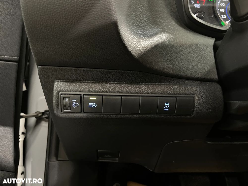 Toyota Corolla 1.8 Business Edition - 24
