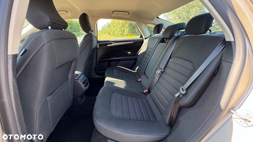 Ford Fusion - 15