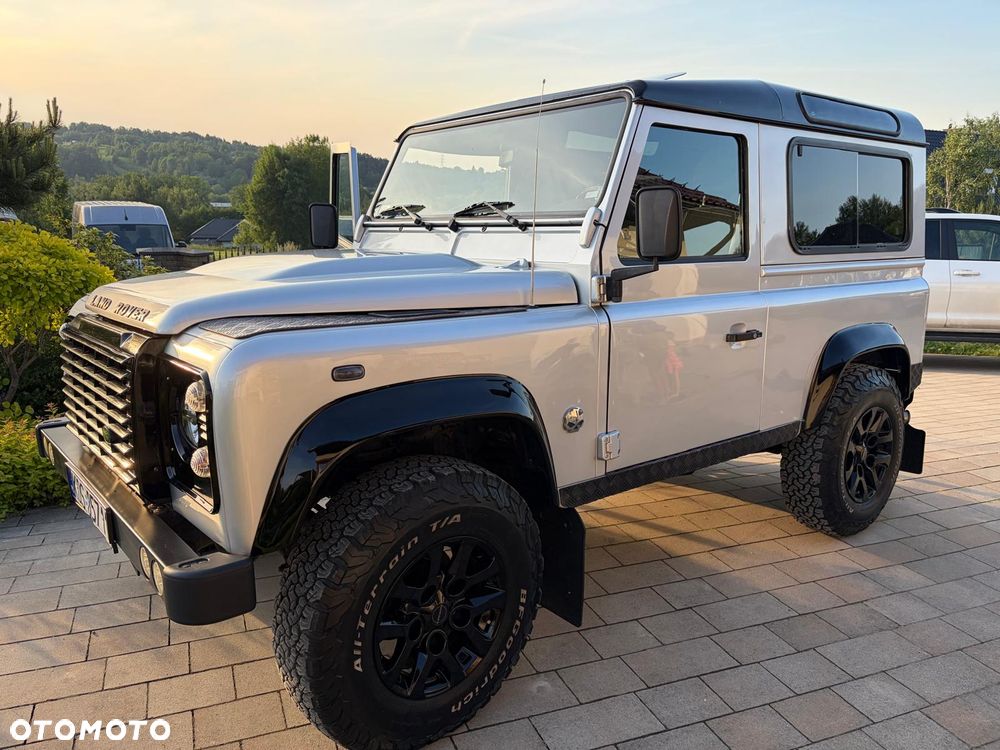 Land Rover Defender - 2