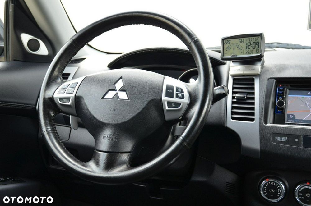 Mitsubishi Outlander - 30