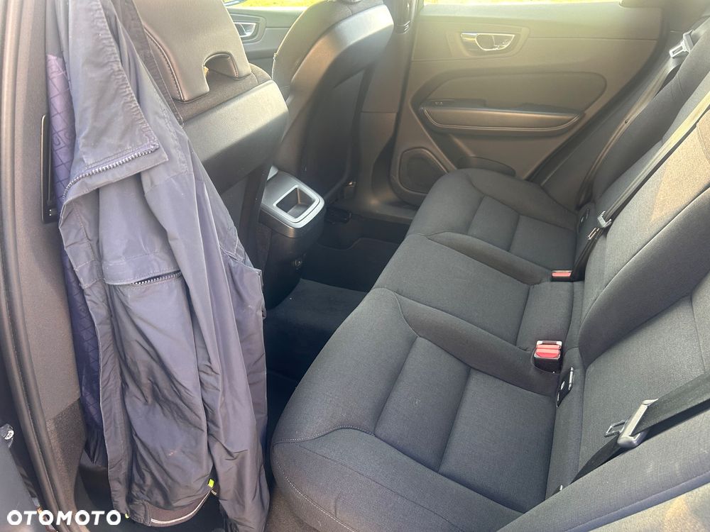 Volvo XC 60 D4 Momentum - 23