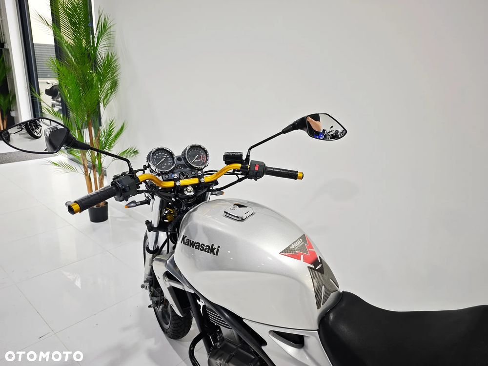 Kawasaki ER - 13