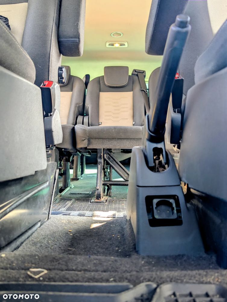 Ford Tourneo Custom - 18