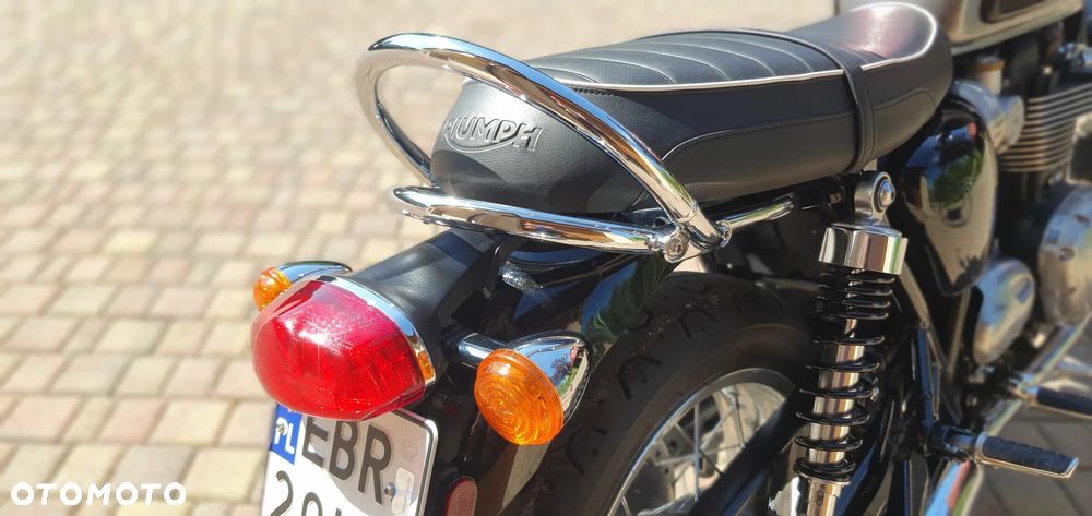 Triumph Bonneville - 10