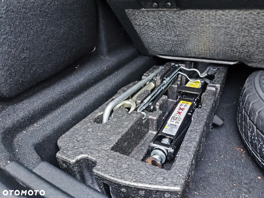 BMW Seria 2 216d - 38