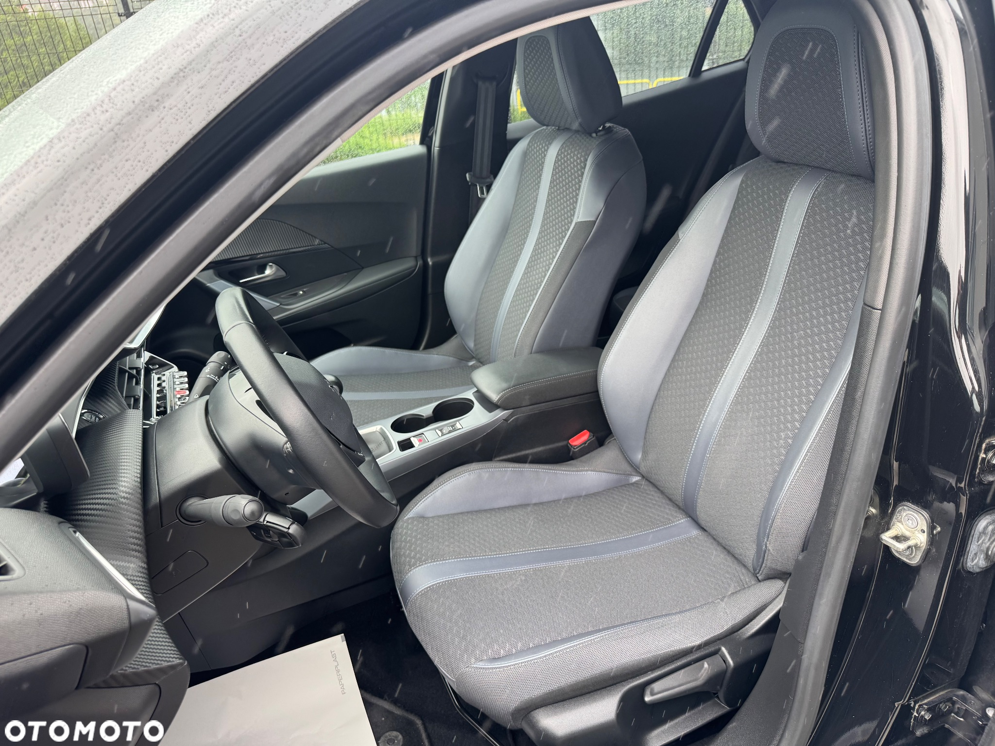 Peugeot 2008 1.5 BlueHDi Allure S&S - 16