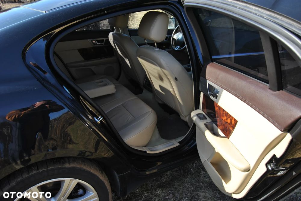 Jaguar XF 3.0 V6 Edition - 18