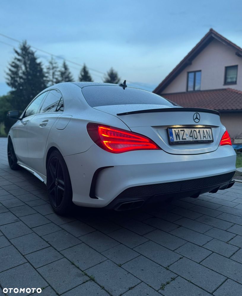 Mercedes-Benz CLA - 12