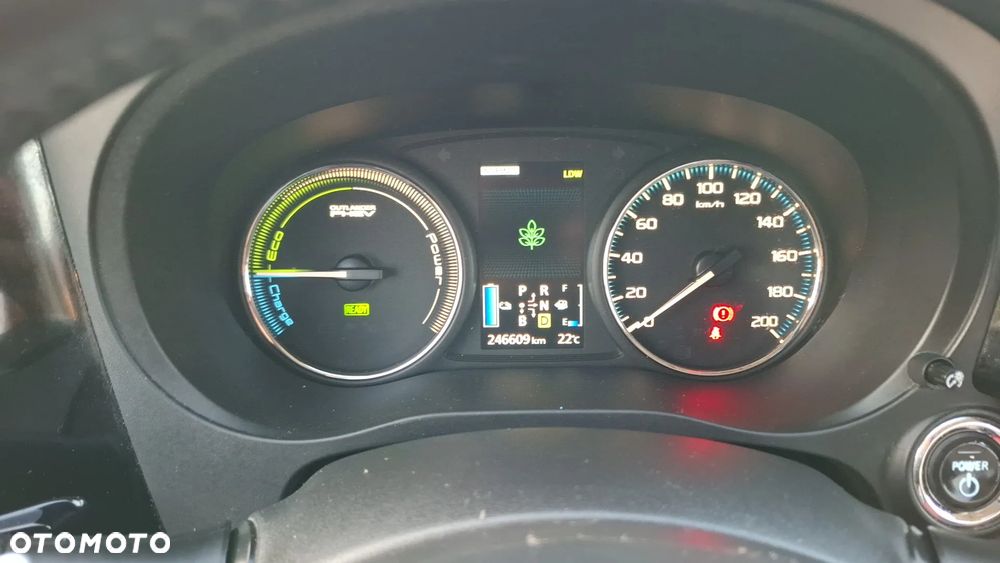 Mitsubishi Outlander - 20