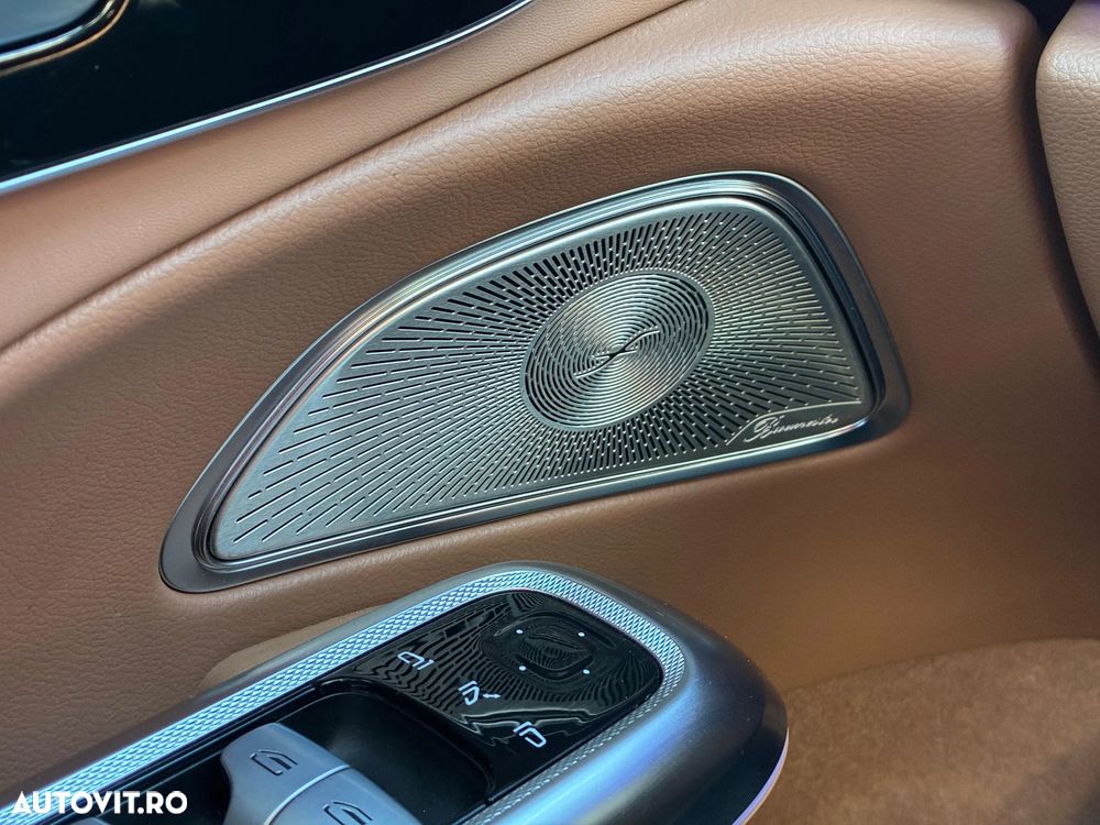 Mercedes-Benz E 300 4MATIC PHEV - 36