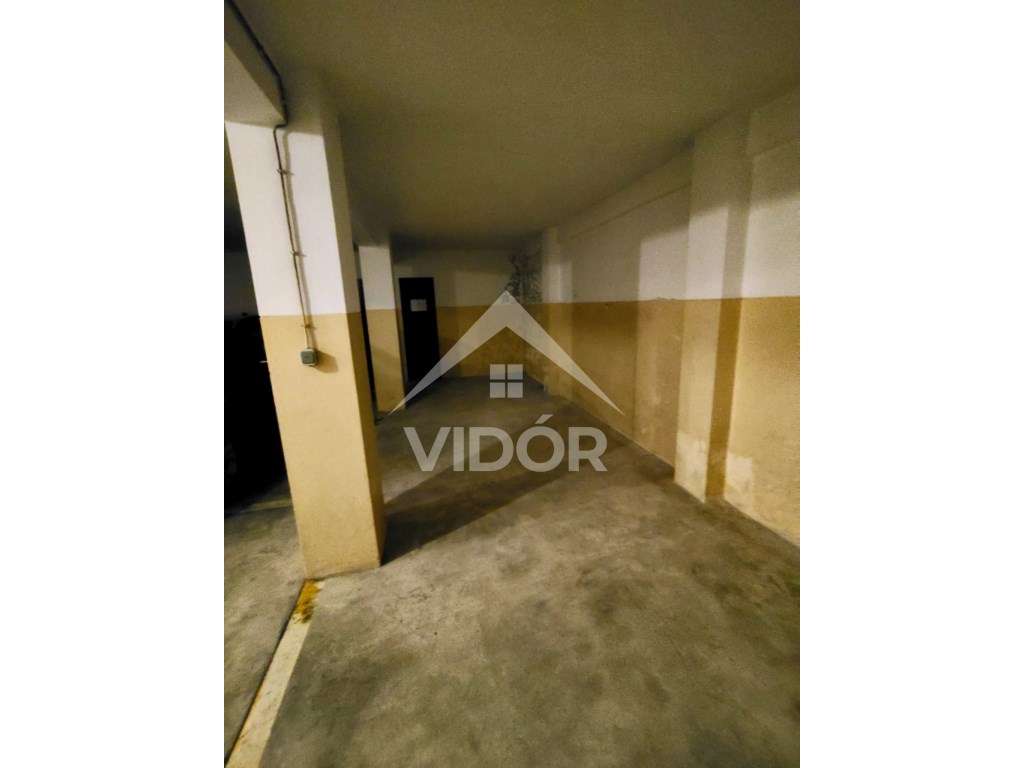 Garagem para Carro junto á Circunvalação - Grande imagem: 4/5