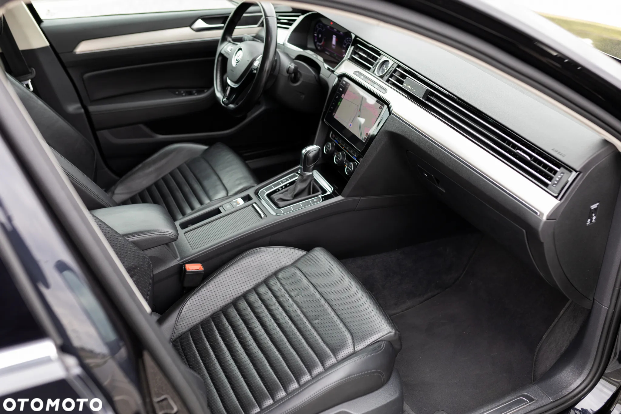 Volkswagen Passat - 13