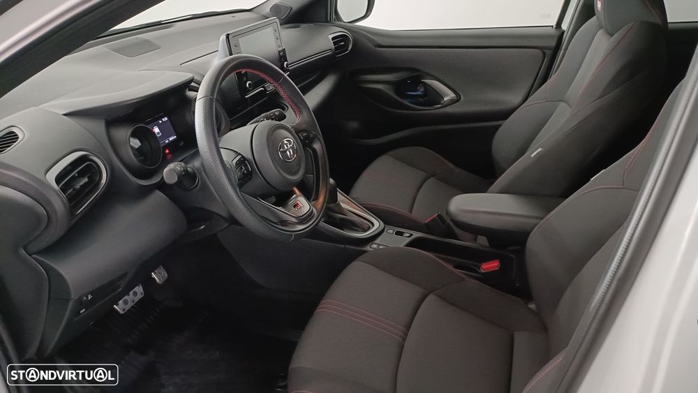 Toyota Yaris - 12