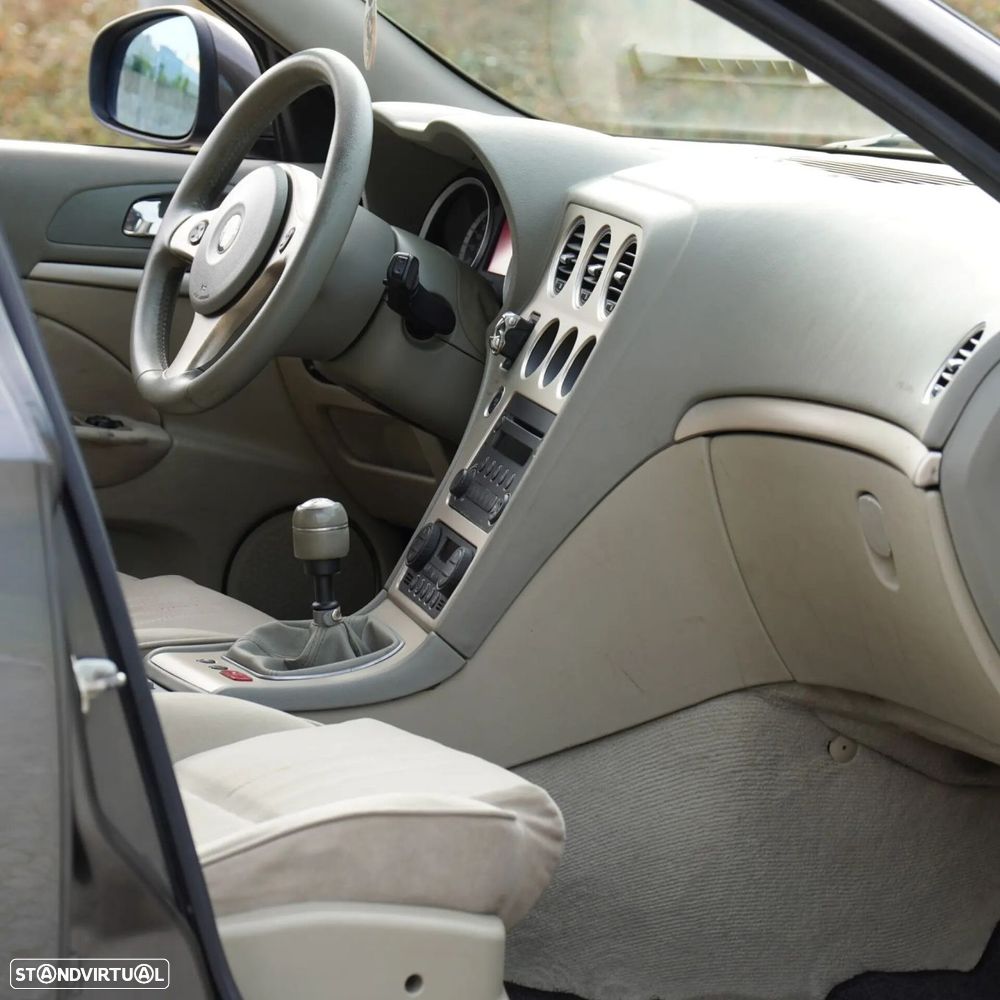 Alfa Romeo 159 Sportwagon 1.9 JTDm 16V Sportiva - 14