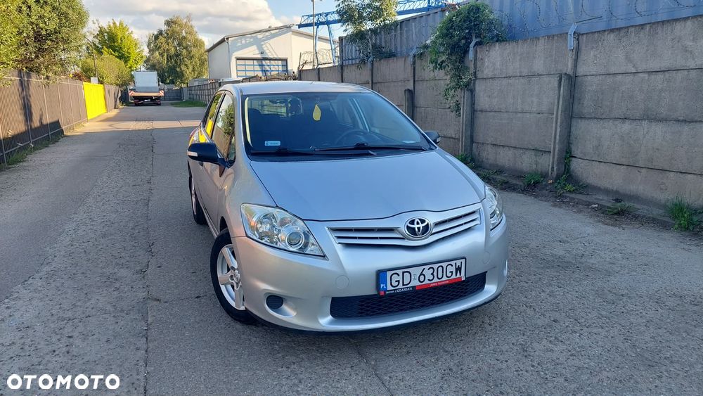 Toyota Auris 1.33 VVT-i Terra - 2