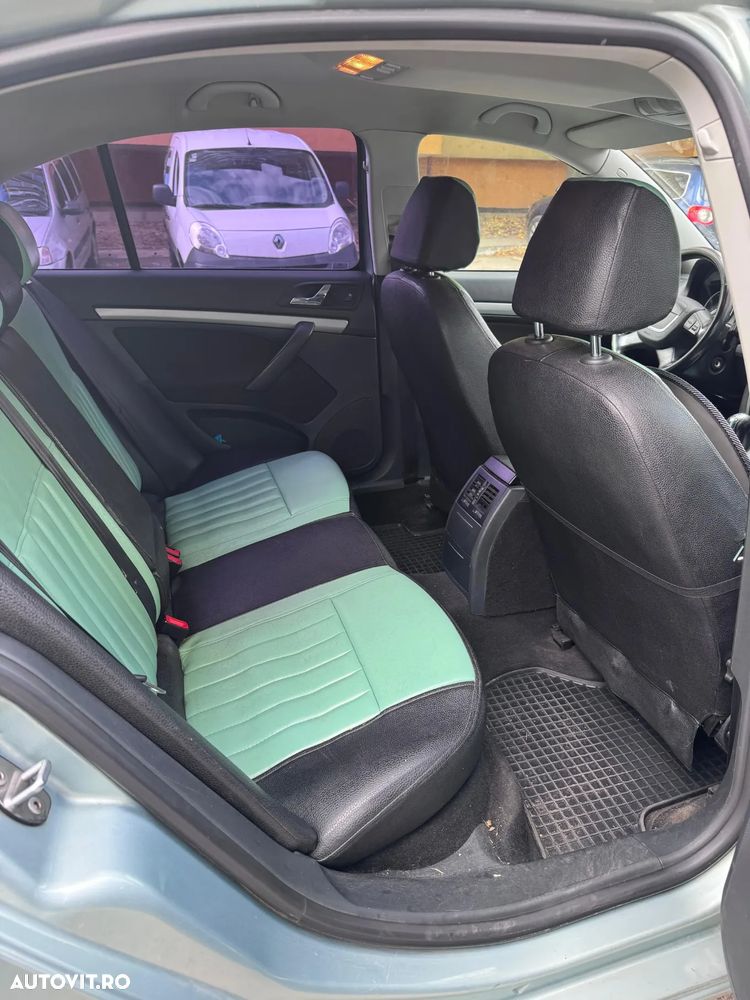 Skoda Octavia 1.4 TSI Ambiente - 4