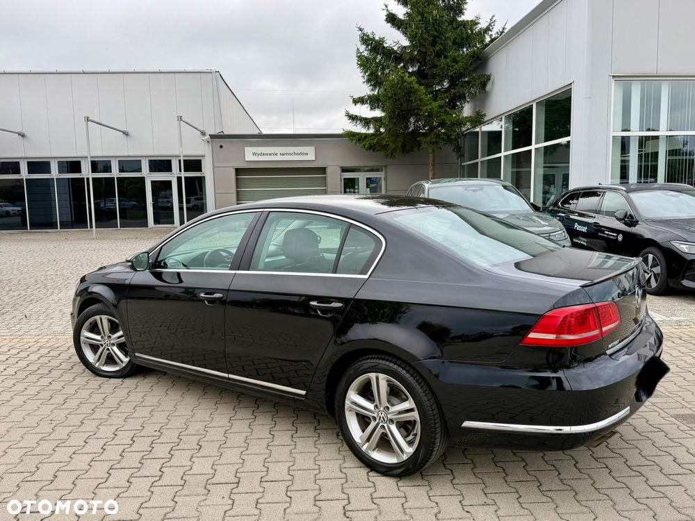 Volkswagen Passat - 4