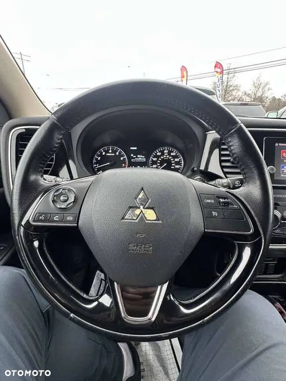 Mitsubishi Outlander 2.4 Instyle NAVI EU5 CVT - 8