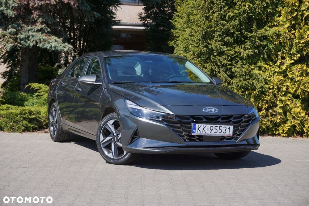 Hyundai Elantra - 4