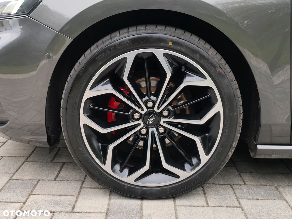Ford Focus 1.0 EcoBoost Hybrid ST-LINE DESIGN - 16