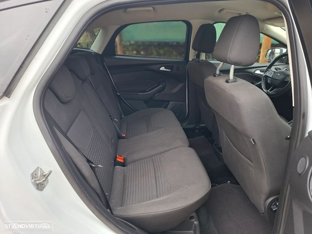 Ford Focus 1.0 EcoBoost Titanium - 14