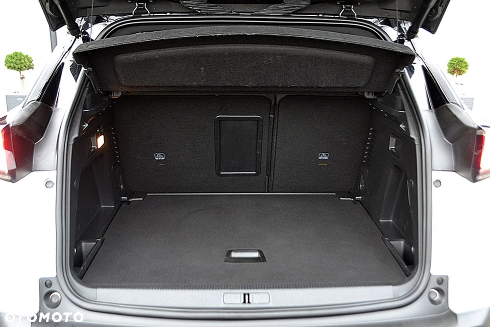 Peugeot 3008 BlueHDi 130 Stop & Start EAT8 GT Pack - 26