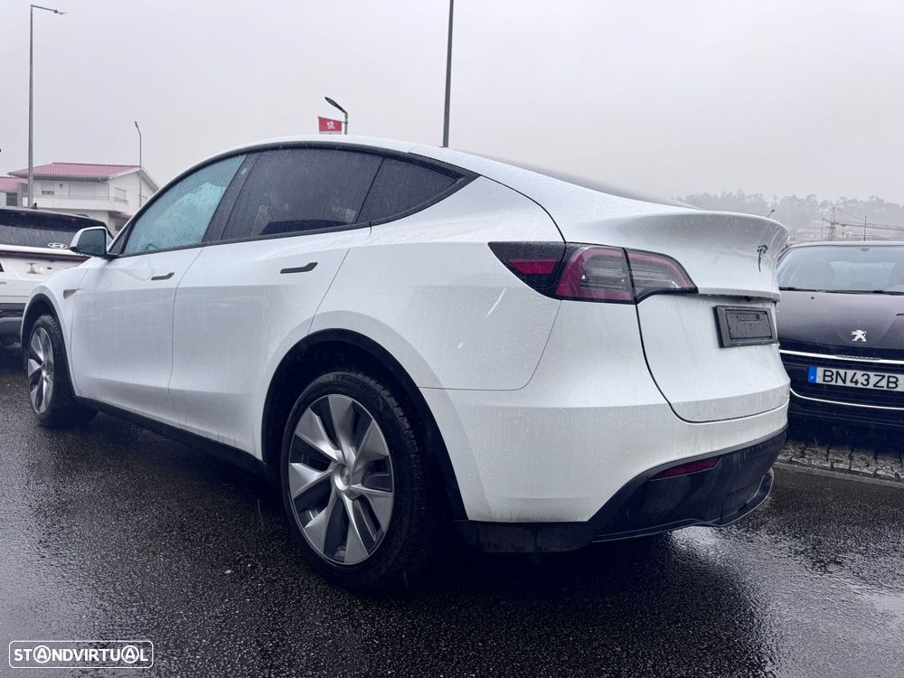 Tesla Model Y RWD - 4