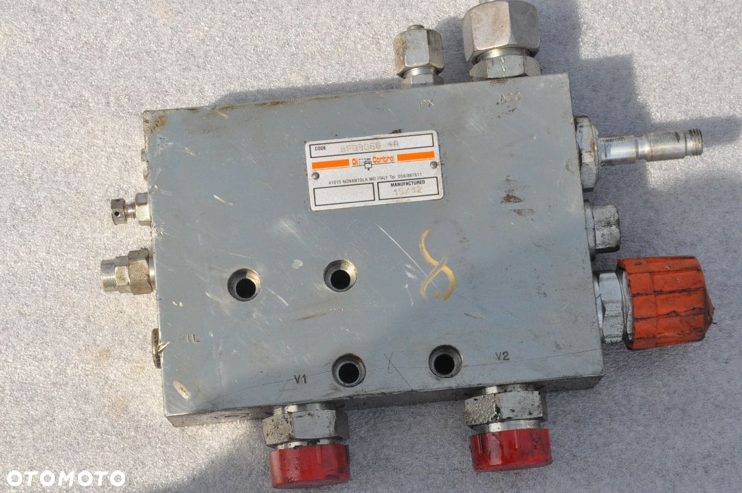 ZAMEK HYDRAULICZNY MANITOU NR  BP09068 4A - 2