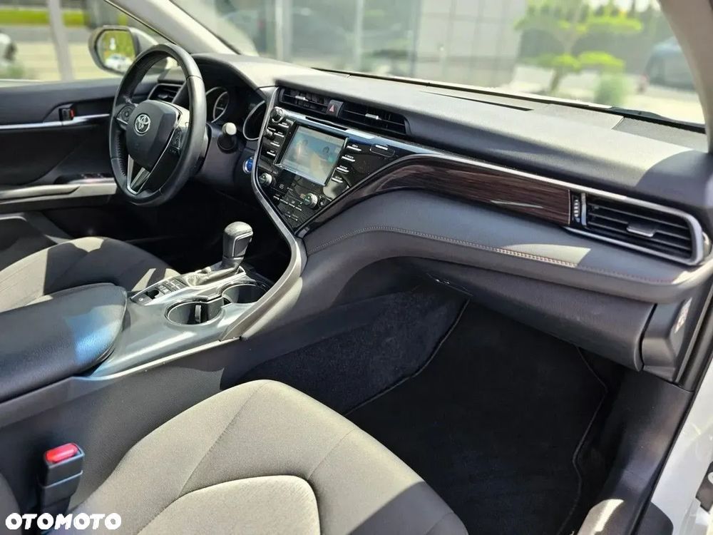 Toyota Camry 2.5 Hybrid Prestige CVT - 22