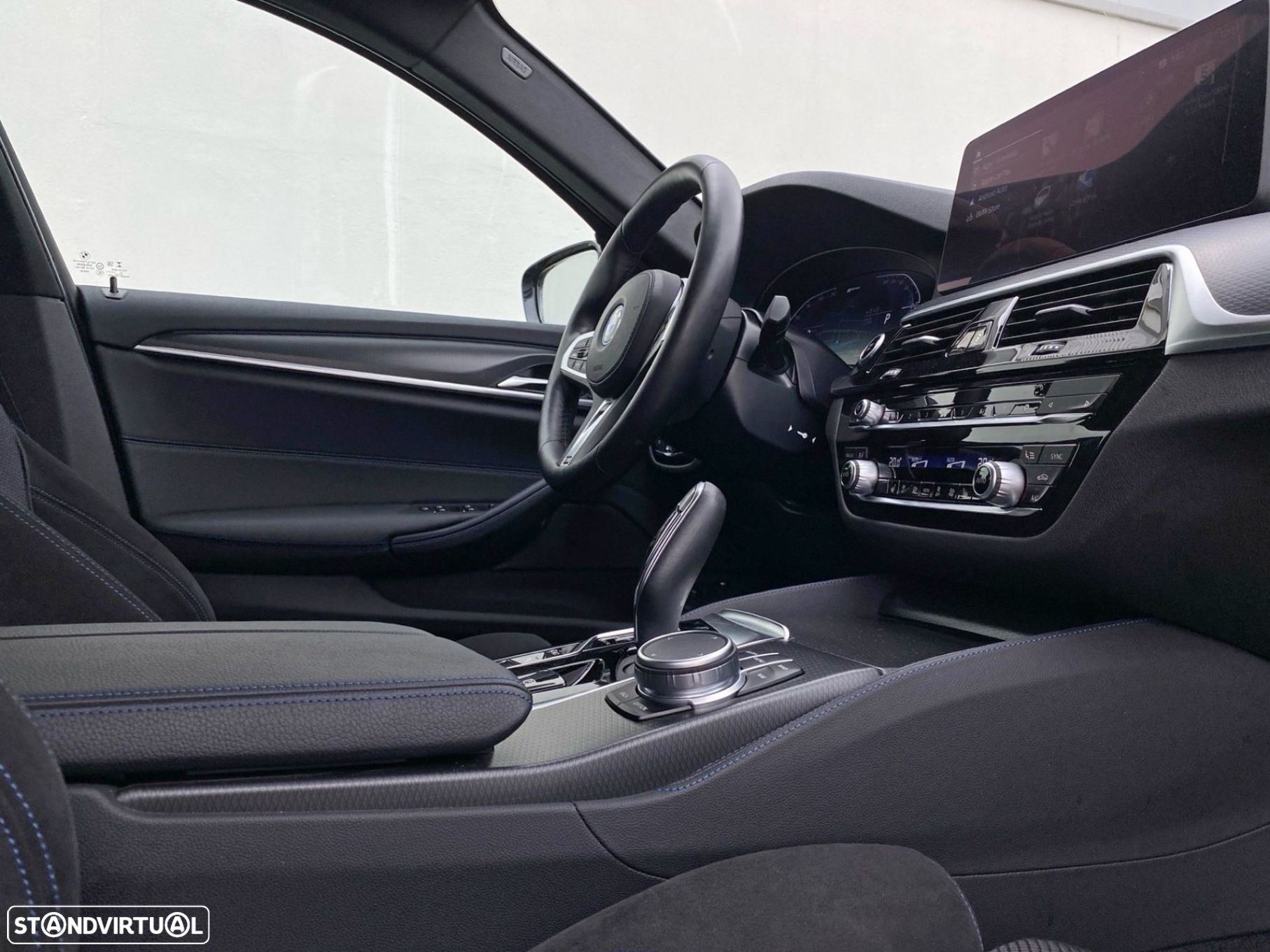 BMW 530 e Pack Desportivo M - 17