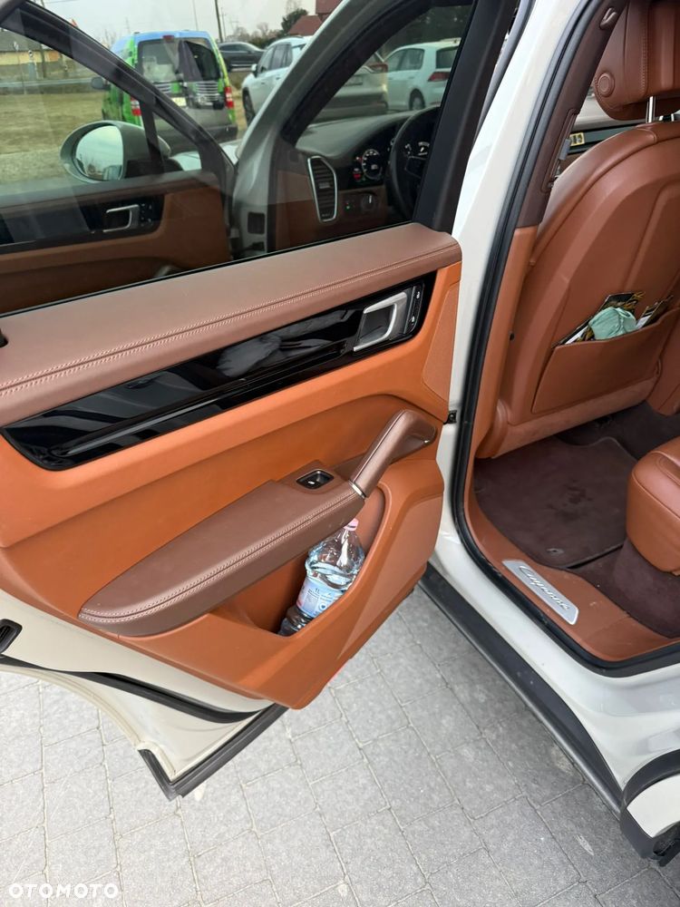 Porsche Cayenne Platinum Edition - 7