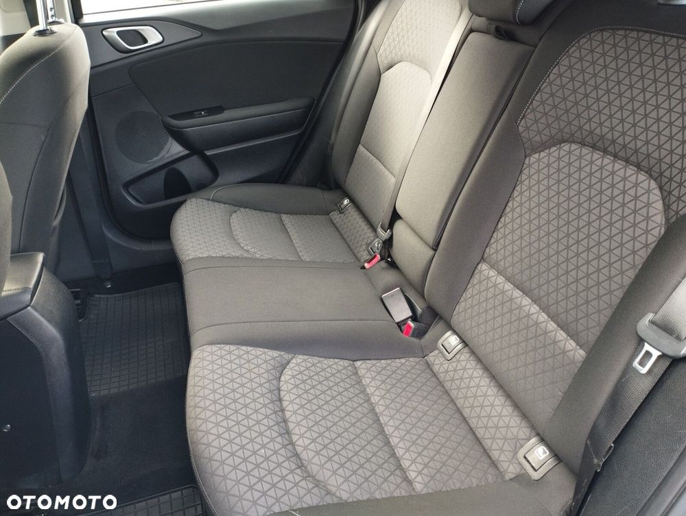Kia Ceed - 22