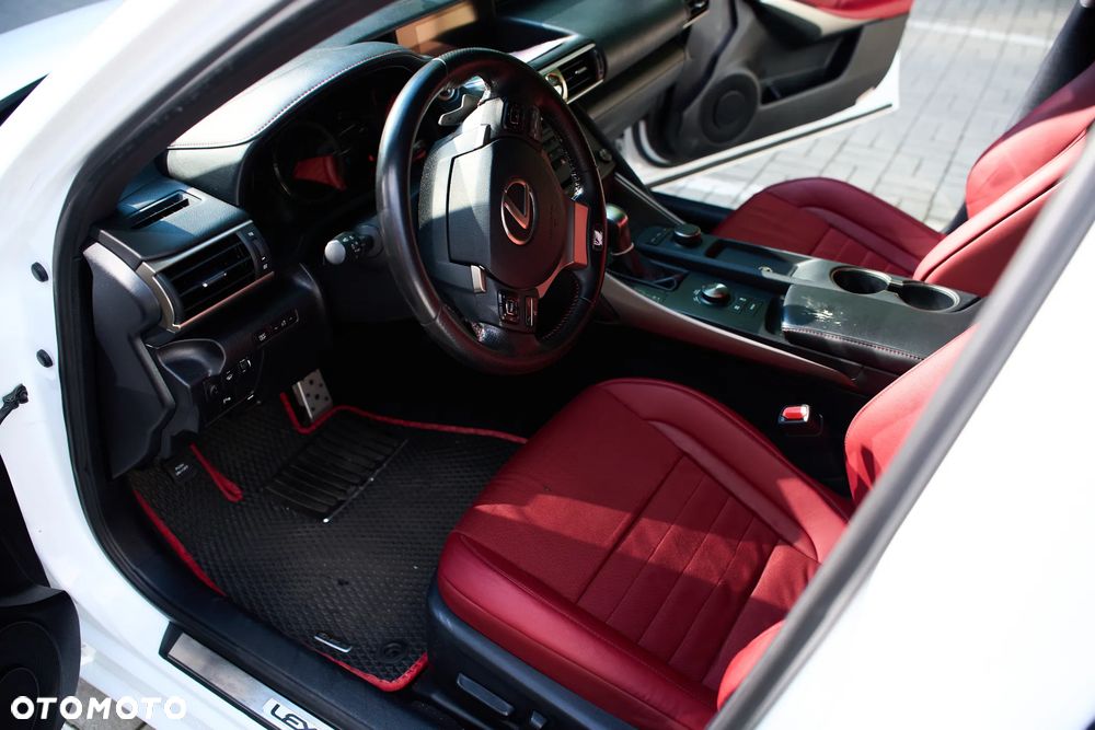 Lexus IS 300h F Sport - 19