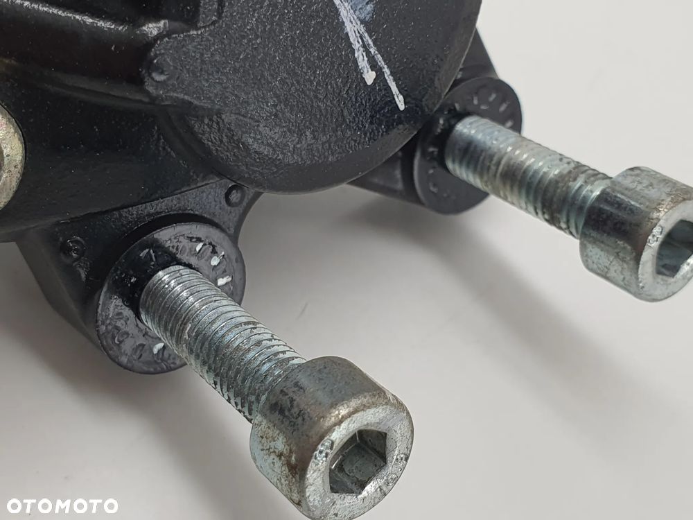 Zacisk Hamulcowy Przod  Skuter Govecs Go - 7