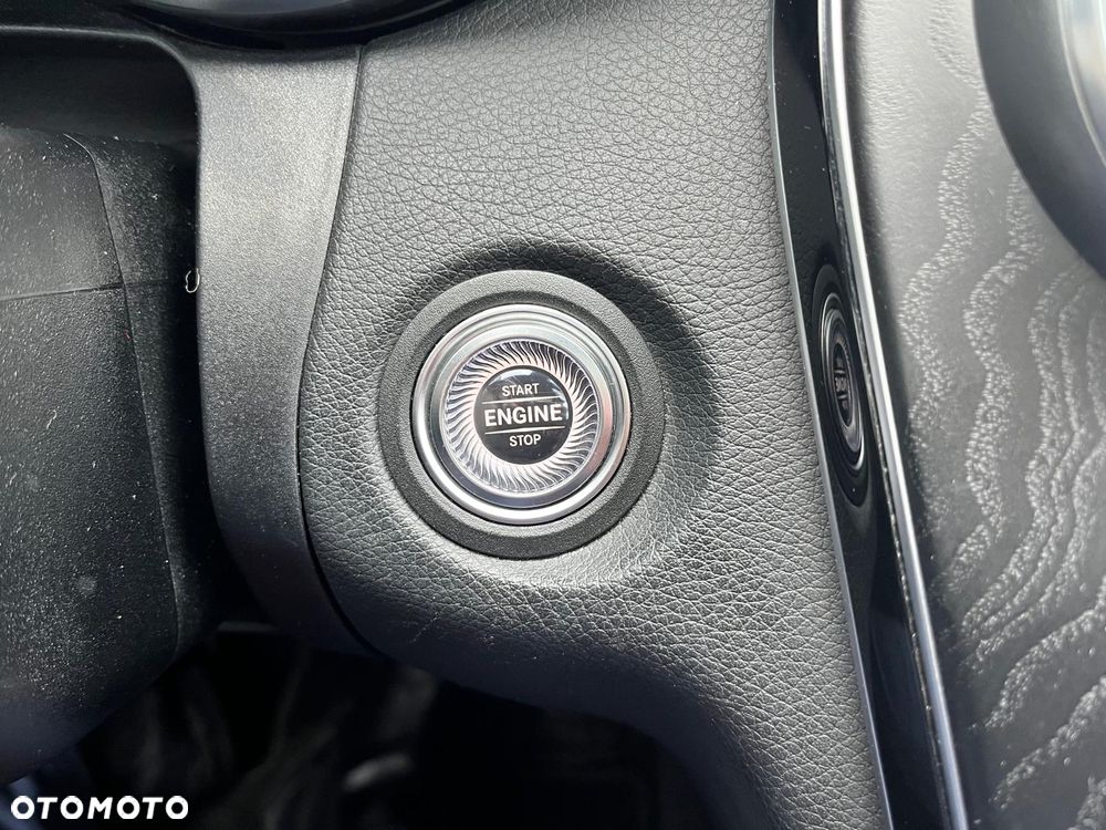 Mercedes-Benz Klasa C 200 4MATIC 9G-TRONIC - 17