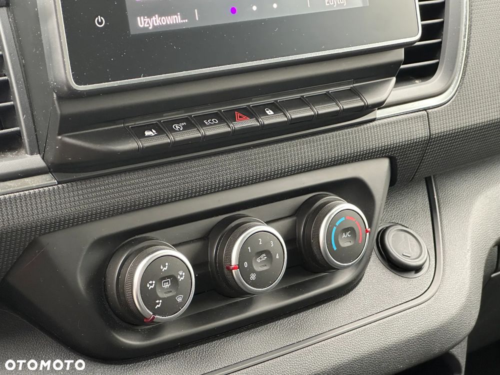 Renault Trafic - 14
