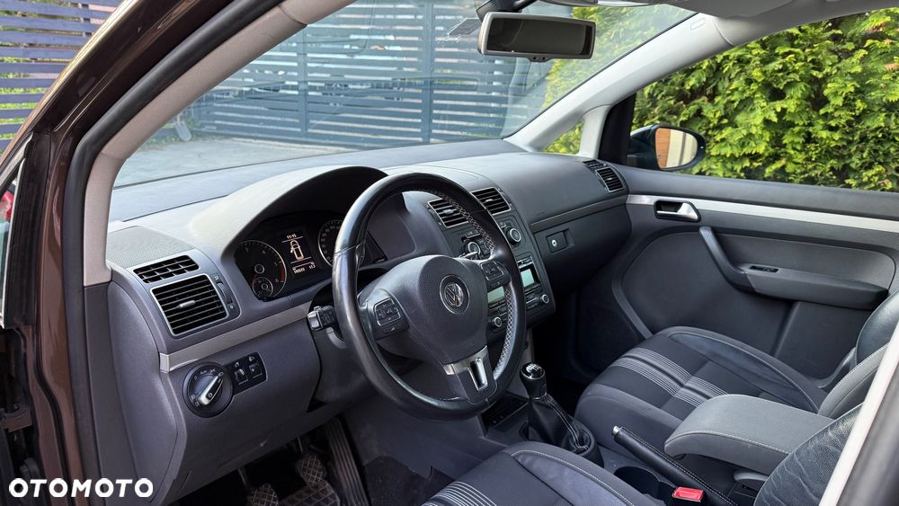 Volkswagen Touran 2.0 TDI DPF STYLE - 18