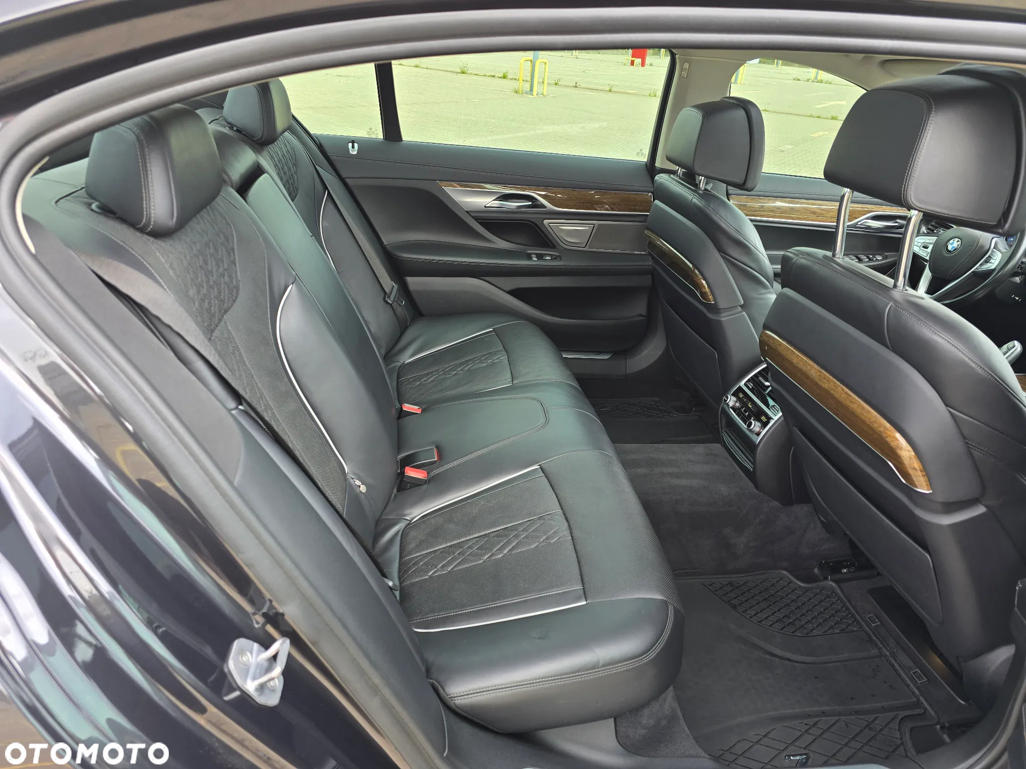 BMW Seria 7 740Li - 18