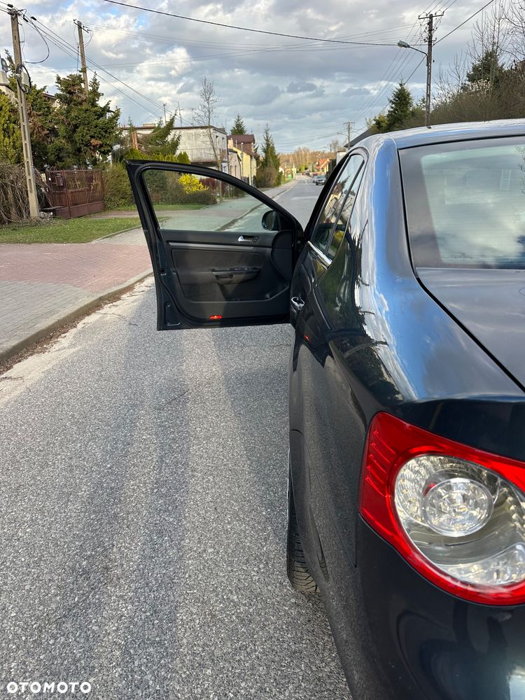 Volkswagen Jetta 1.6 United - 9