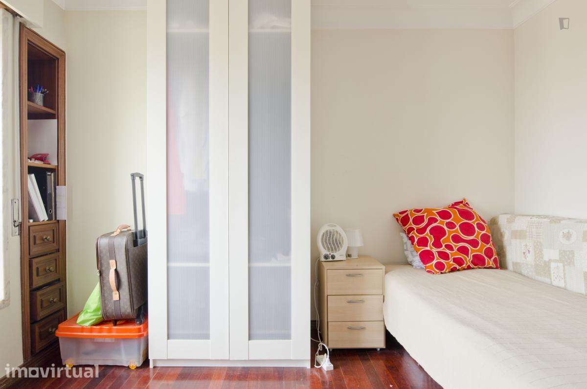 Quarto - localizado em Lumiar Lisbon - Grande imagem: 4/11