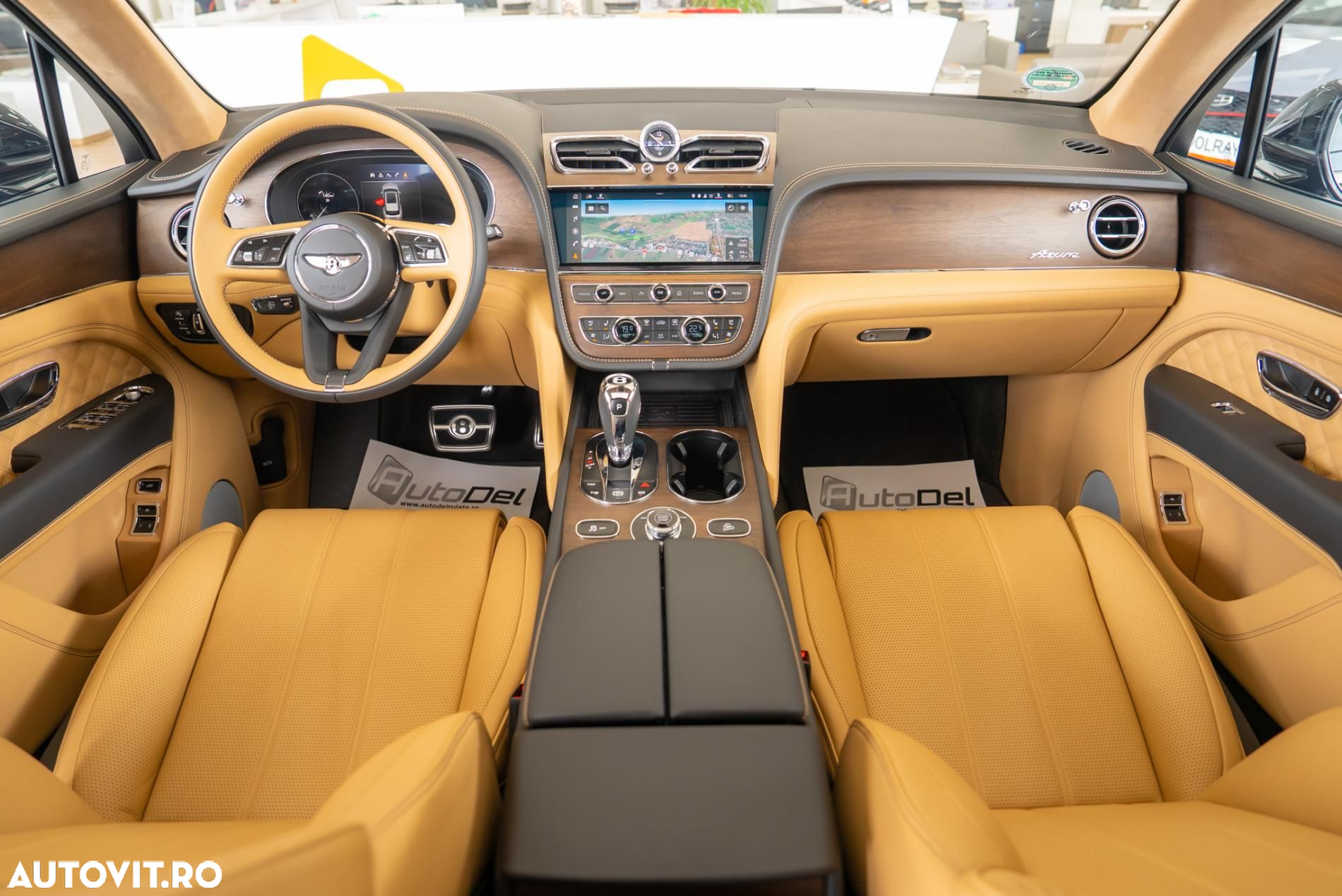 Bentley Bentayga Azure - 14
